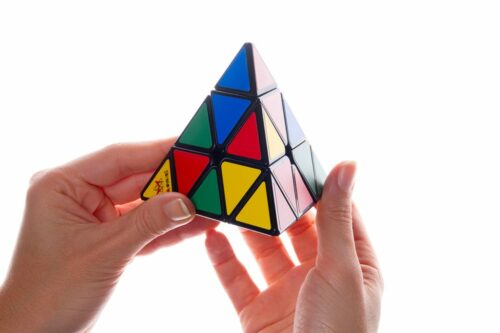casse tete recent toys pyraminx